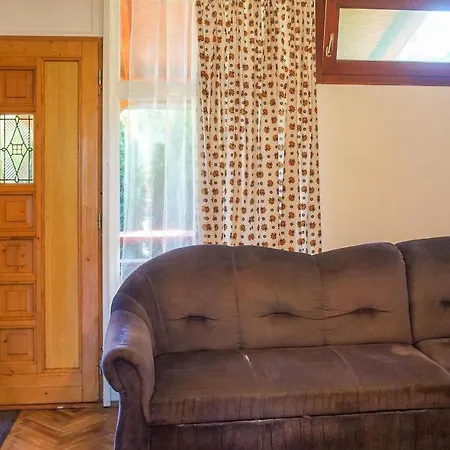 Holiday home Stunning In W/ 4 Bedrooms
