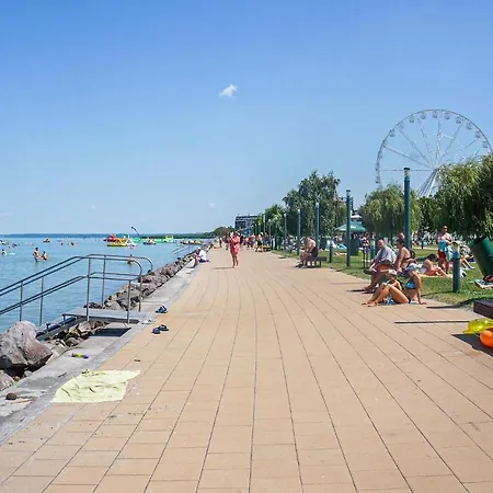 Holiday home Stunning In W/ 4 Bedrooms Siofok